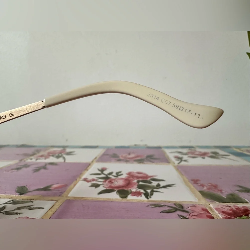 Gucci Women's Brown Cream Gold Oversized Sunglasses - Picture 7 of 11